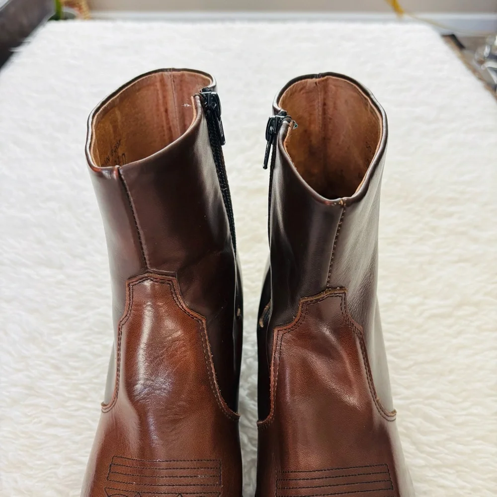 Cowtown Brown Leather sides Zip Men's Boots size 9.5 D